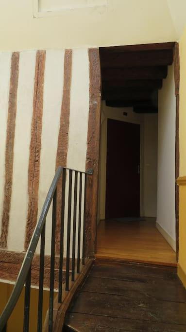 Loft De 53 M2 Centre Ville Blois,Tv Exterior photo